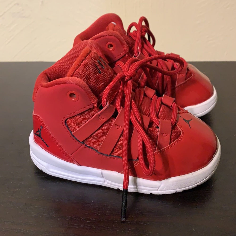 Jordan Max Aura Red Patent Leather Size 5